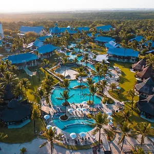 https://grand-mercure-summerville-resort.portodegalinhashotels.com
